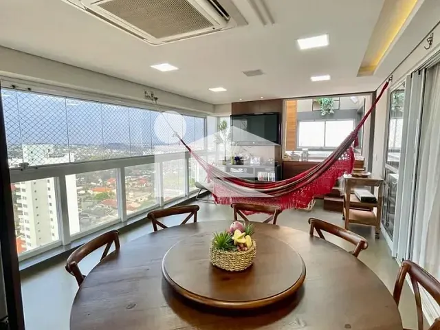 Apartamento com 500m² 4 quartos e 5 banheiros, à venda, no bairro Centro em Rolândia