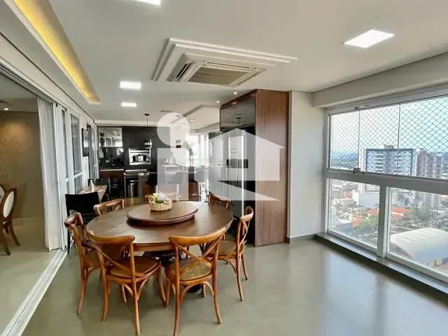 Apartamento com 500m² 4 quartos e 5 banheiros, à venda, no bairro Centro em Rolândia