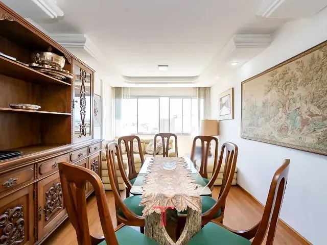 Apartamento com 155m² 3 quartos e 2 banheiros, à venda, no bairro Água Verde em Curitiba
