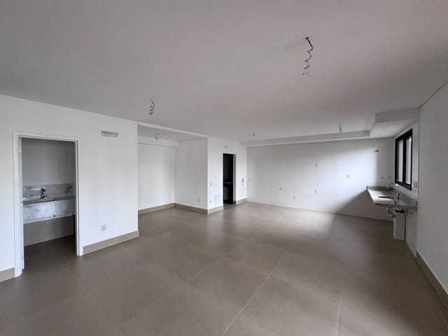 Apartamento 5 quartos e 5 banheiros, à venda, no bairro Setor Marista em Goiânia