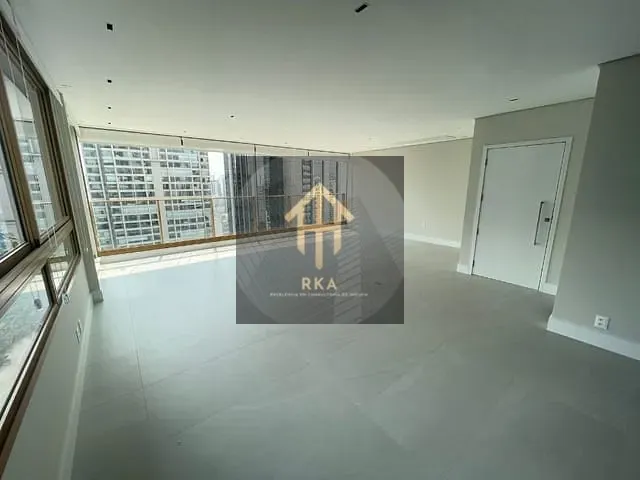 Apartamento 3 quartos e 4 banheiros, para alugar, no bairro Itaim Bibi em São Paulo