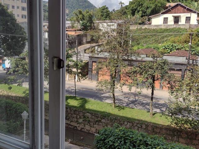 Apartamento 1 quarto e 1 banheiro, à venda, no bairro Valparaíso em Petrópolis