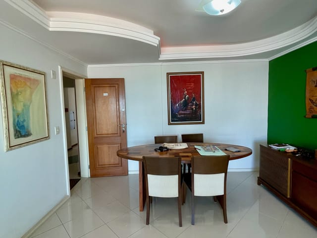 Apartamento com 137m² 3 quartos e 3 banheiros, à venda, no bairro Coqueiros em Florianópolis