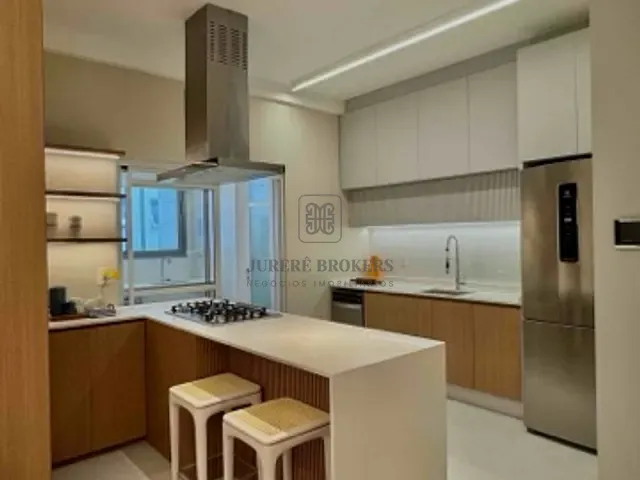 Apartamento com 226m² 4 quartos e 5 banheiros, à venda, no bairro Jurerê em Florianópolis