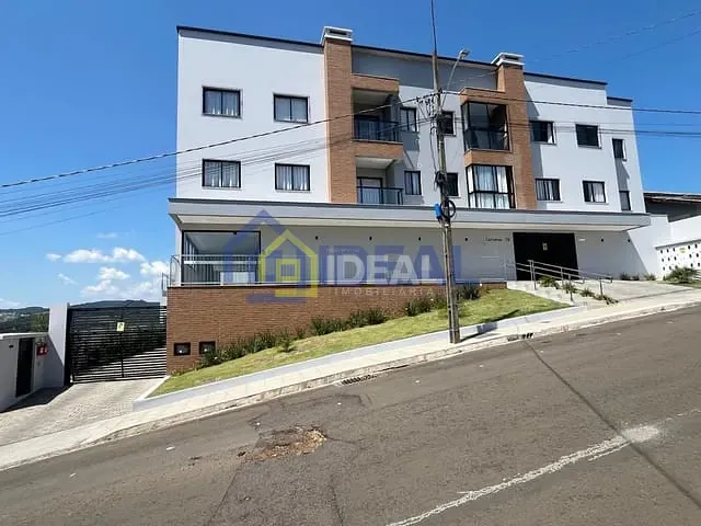 Apartamento com 83m² 3 quartos e 1 banheiro, à venda, no bairro Parque de Exposições em Concórdia