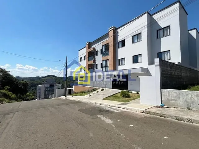 Apartamento com 83m² 3 quartos e 1 banheiro, à venda, no bairro Parque de Exposições em Concórdia