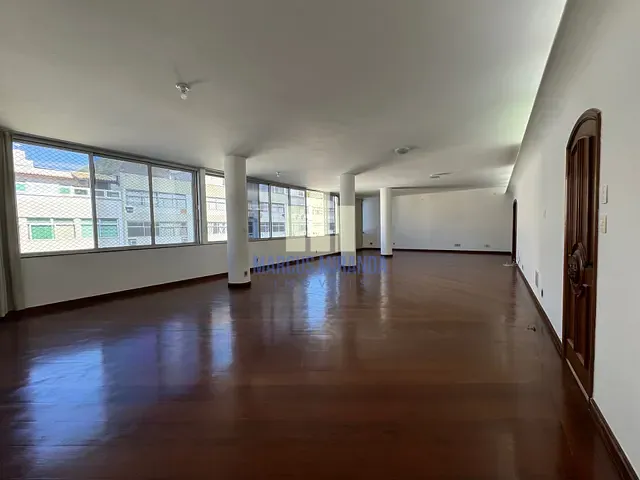 Apartamento com 303m² 4 quartos e 4 banheiros, à venda ou para alugar, no bairro Copacabana em Rio de Janeiro