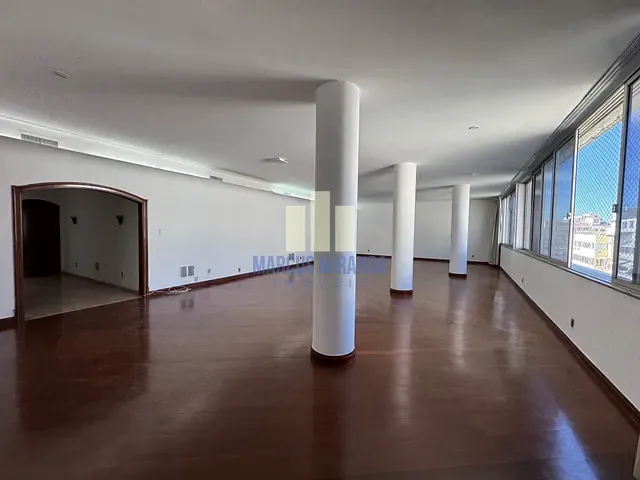 Apartamento com 303m² 4 quartos e 4 banheiros, à venda ou para alugar, no bairro Copacabana em Rio de Janeiro