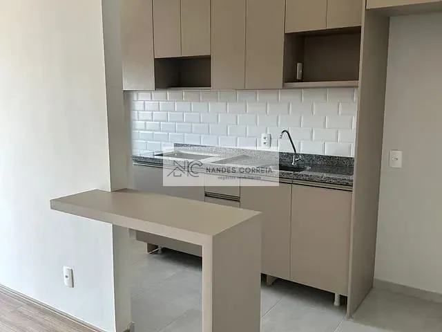 Apartamento 2 quartos e 1 banheiro, para alugar, no bairro Centro em Londrina