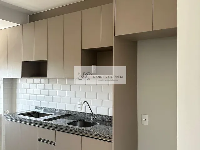 Apartamento 2 quartos e 1 banheiro, para alugar, no bairro Centro em Londrina