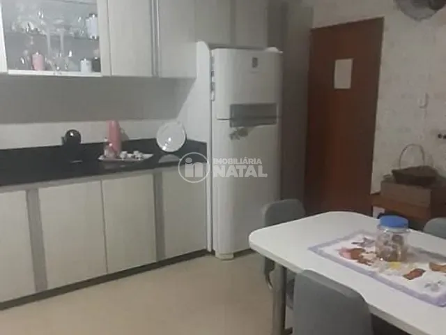 Apartamento com 121m² 3 quartos e 1 banheiro, à venda, no bairro Centro em Londrina