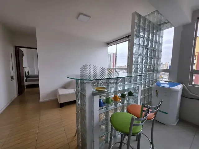 Apartamento 1 quarto e 1 banheiro, para alugar, no bairro Centro em Curitiba