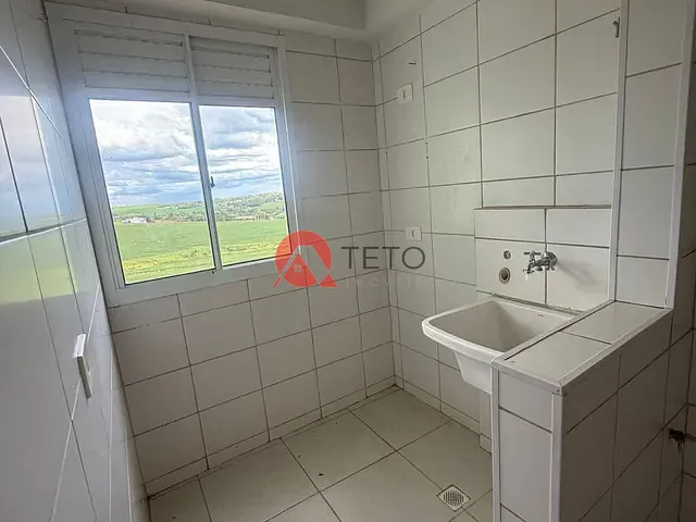 Apartamento 2 quartos e 1 banheiro, para alugar, no bairro Parque Tarumã em Maringá