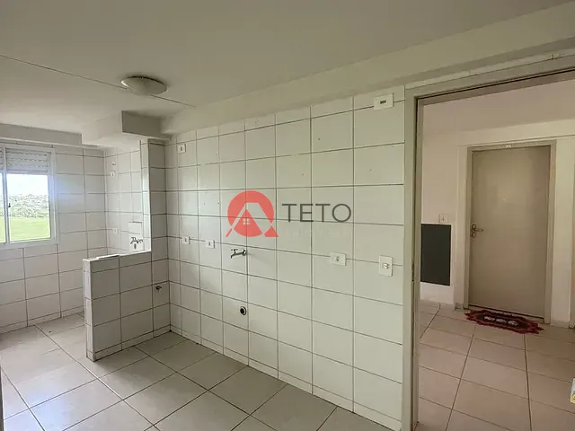 Apartamento 2 quartos e 1 banheiro, para alugar, no bairro Parque Tarumã em Maringá