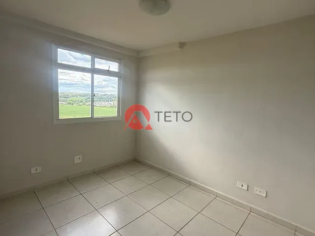 Apartamento 2 quartos e 1 banheiro, para alugar, no bairro Parque Tarumã em Maringá