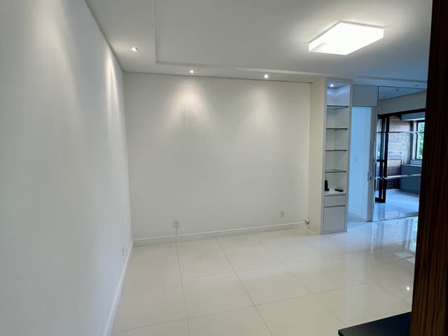 Apartamento com 99m² 3 quartos e 2 banheiros, à venda, no bairro Canto em Florianópolis