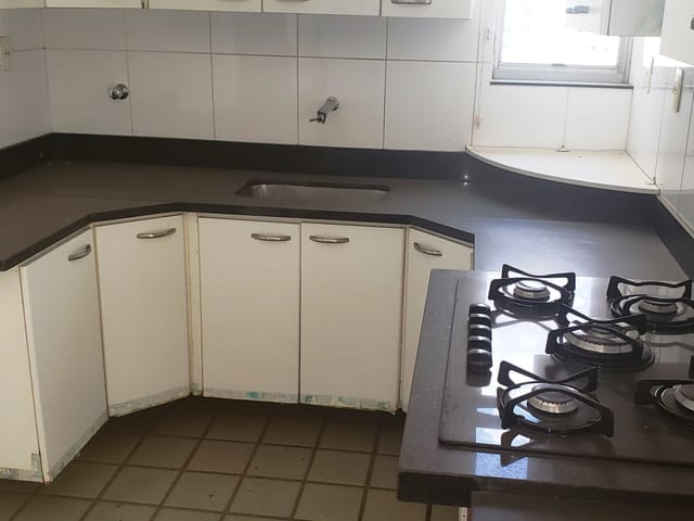 Apartamento com 189m² 3 quartos e 3 banheiros, à venda ou para alugar, no bairro Centro em Governador Valadares