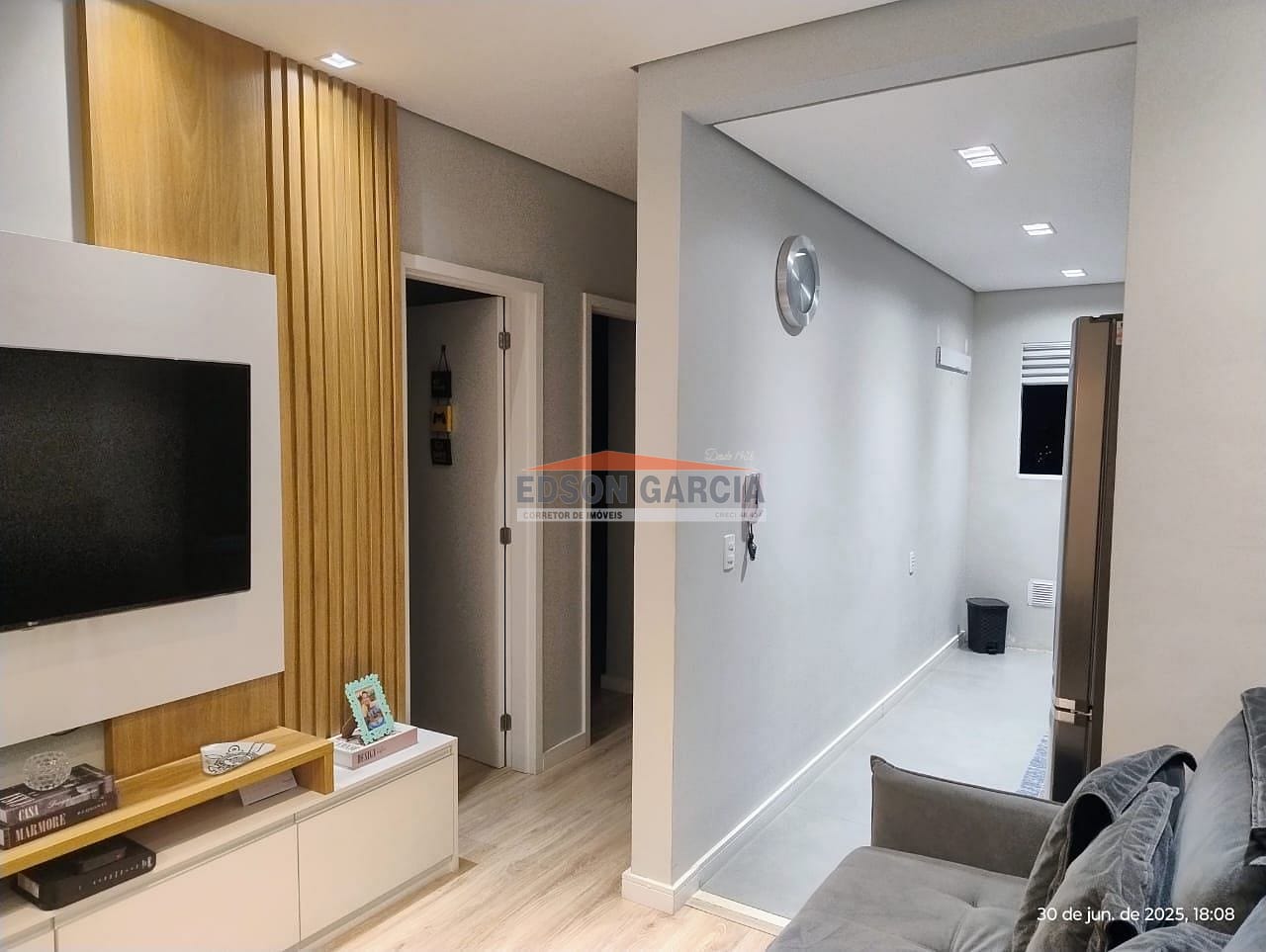 Apartamento à venda com 2 quartos, 48m² - Foto 2