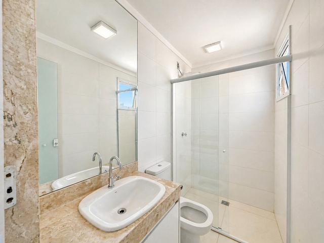 Apartamento 3 quartos e 4 banheiros, para alugar, no bairro Jardim América em Goiânia