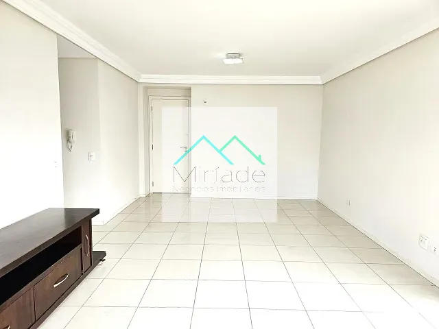 Apartamento com 17300m² 3 quartos e 2 banheiros, para alugar, no bairro Vila Izabel em Curitiba