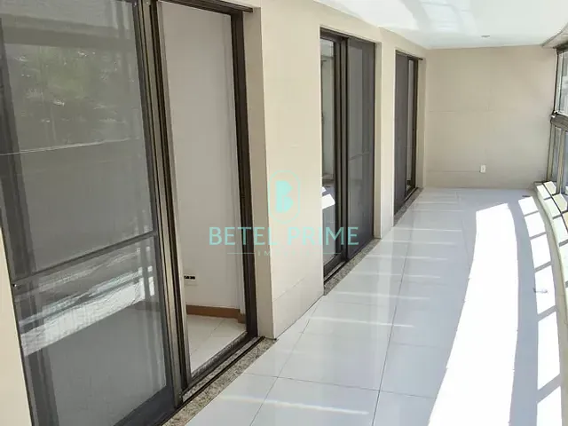 Apartamento com 150m² 4 quartos e 4 banheiros, para alugar, no bairro Lagoa em Rio de Janeiro