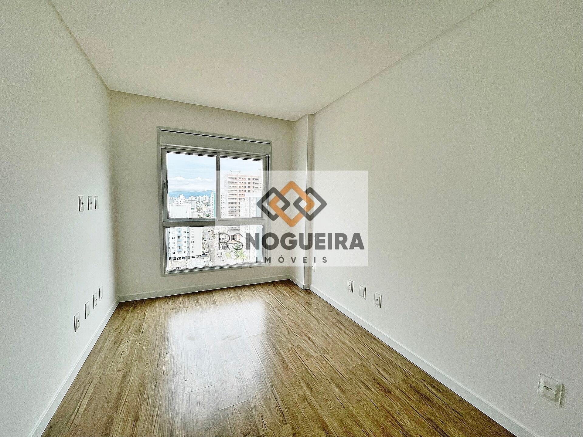 Apartamento à venda com 3 quartos, 10m² - Foto 32