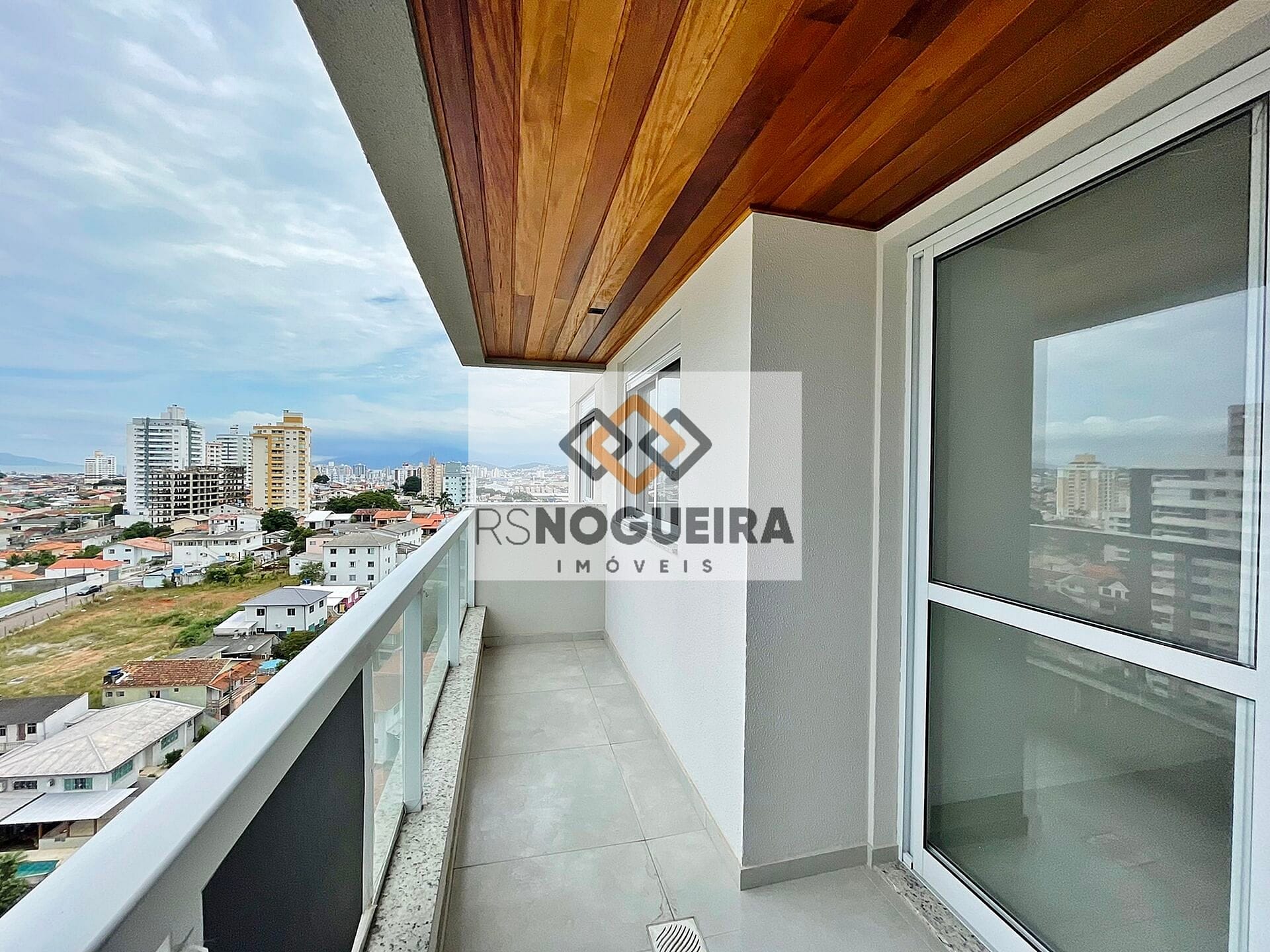 Apartamento à venda com 3 quartos, 10m² - Foto 25