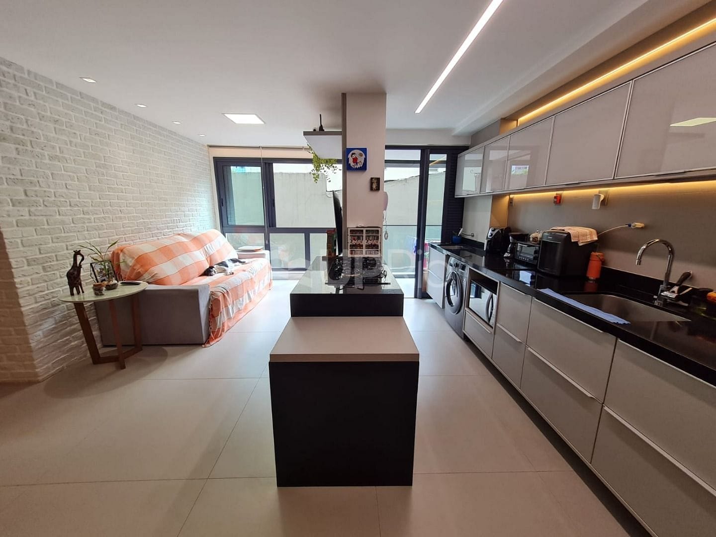 Apartamento à venda com 2 quartos, 67m² - Foto 1
