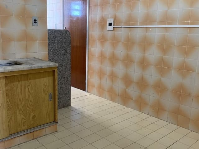 Apartamento 2 quartos e 2 banheiros, para alugar, no bairro Centro em Juiz de Fora