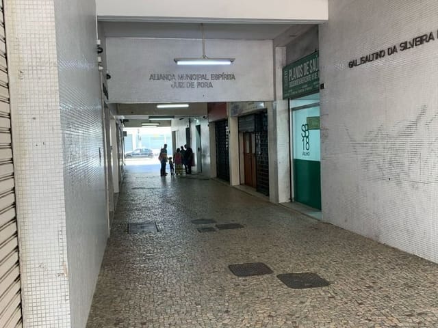 Apartamento 2 quartos e 2 banheiros, para alugar, no bairro Centro em Juiz de Fora