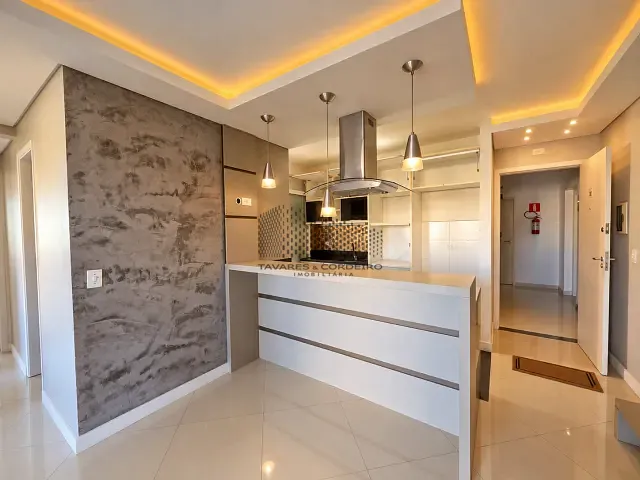 Apartamento 2 quartos e 2 banheiros, para alugar, no bairro Campo Comprido em Curitiba