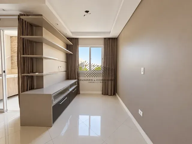 Apartamento 2 quartos e 2 banheiros, para alugar, no bairro Campo Comprido em Curitiba