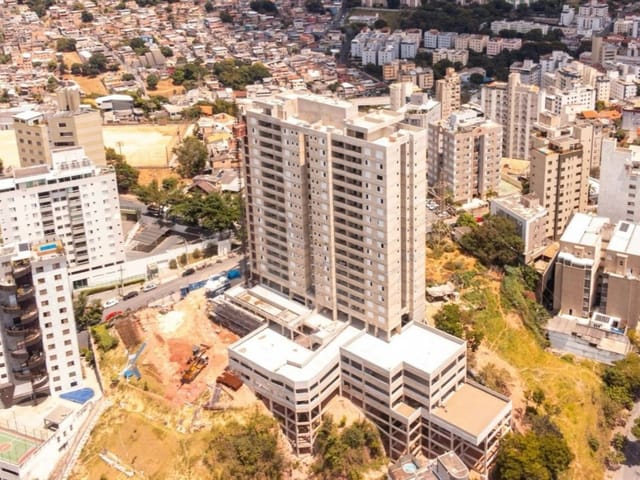 Prédio em fase final de construção, no Gutierrez