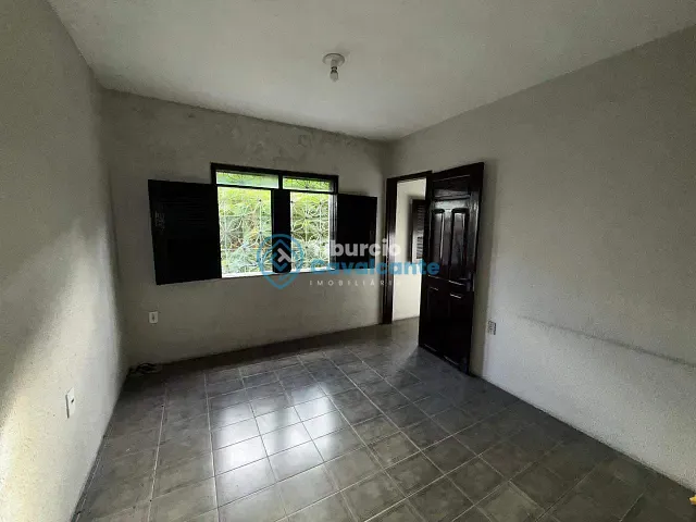 Apartamento 2 quartos e 2 banheiros, para alugar, no bairro Centro em Maranguape