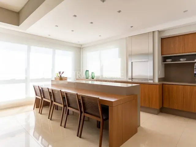 Apartamento com 421m² 3 quartos e 5 banheiros, à venda, no bairro Campo Comprido em Curitiba