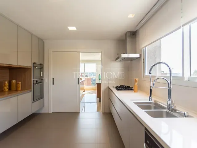 Apartamento com 421m² 3 quartos e 5 banheiros, à venda, no bairro Campo Comprido em Curitiba