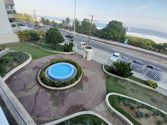 Foto do Apartamento - COND THE POINT // VISTA PARA O MAR // OPORTUNIDADE // REFORMADO // INFRAESTRUTURA COMPLETA //  2 VAGAS DE GARAGEM // PORTARIA 24 HORAS //  2 ELEVADORES | VILLARREAL IMOBILIÁRIA