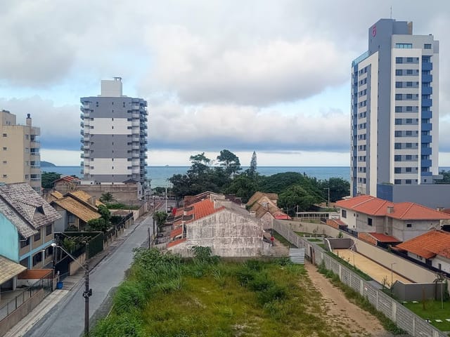 Apartamento 3 quartos e 2 banheiros, à venda, no bairro ARMAÇÃO em Penha