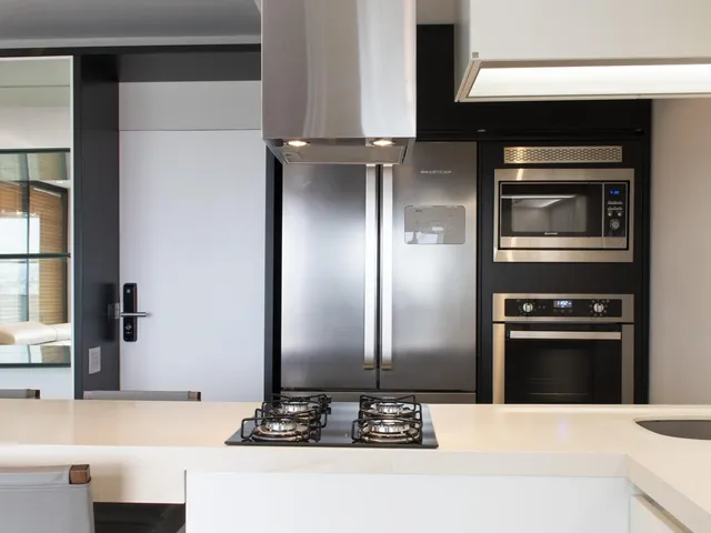 Apartamento 2 quartos e 2 banheiros, para alugar, no bairro Centro em Florianópolis