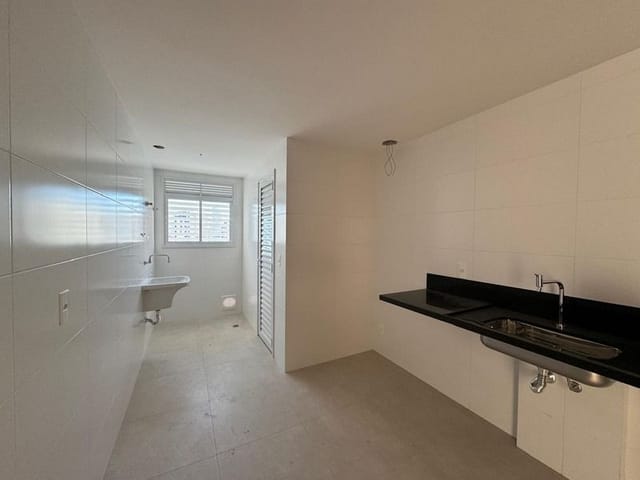Apartamento com 100m² 3 quartos e 2 banheiros, à venda, no bairro Praia do Canto em Vitória