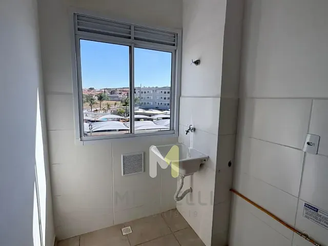 Apartamento com 95m² 2 quartos e 1 banheiro, à venda, no bairro Jardim Das Rosas III em Serrana