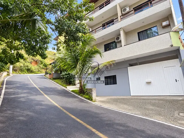 Apartamento com 65m² 2 quartos e 2 banheiros, para alugar, no bairro Enseada em Angra dos Reis