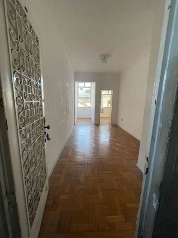 Apartamento 2 quartos e 1 banheiro, à venda, no bairro Ramos em Rio de Janeiro