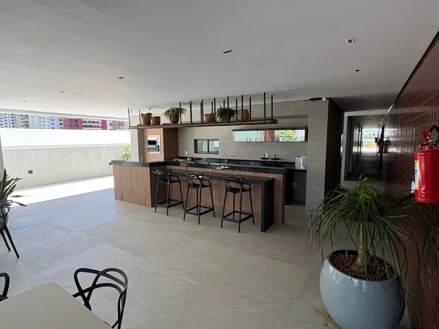 Apartamento 2 quartos e 2 banheiros, à venda, no bairro Meireles em Fortaleza