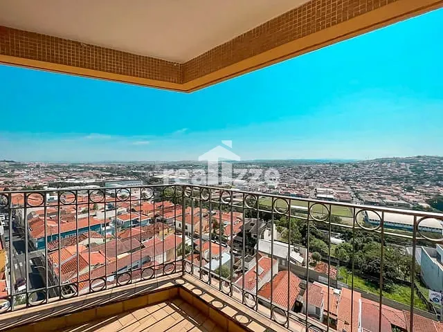 Apartamento com 240m² 3 quartos e 2 banheiros, à venda, no bairro Centro em Itapira