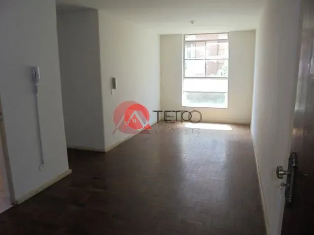 Apartamento 3 quartos e 1 banheiro, para alugar, no bairro ZONA 07 em Maringá