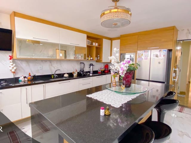 Cobertura / Penthouse com 648m² 3 quartos e 4 banheiros, à venda ou para alugar, no bairro Olaria em Rio de Janeiro