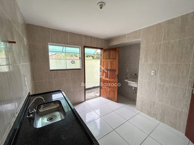 Apartamento com 60m² 2 quartos e 1 banheiro, para alugar, no bairro Jardim Atlântico Leste (Itaipuaçu) em Maricá