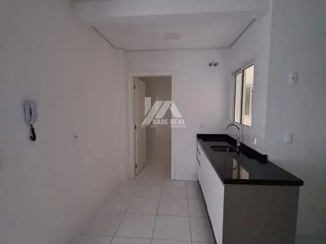 Apartamento com 215m² 3 quartos e 2 banheiros, à venda, no bairro Centro em Guarapuava