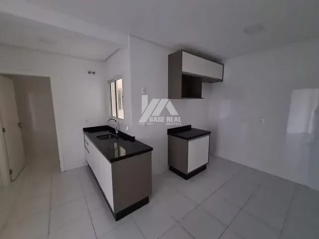 Apartamento com 215m² 3 quartos e 2 banheiros, à venda, no bairro Centro em Guarapuava